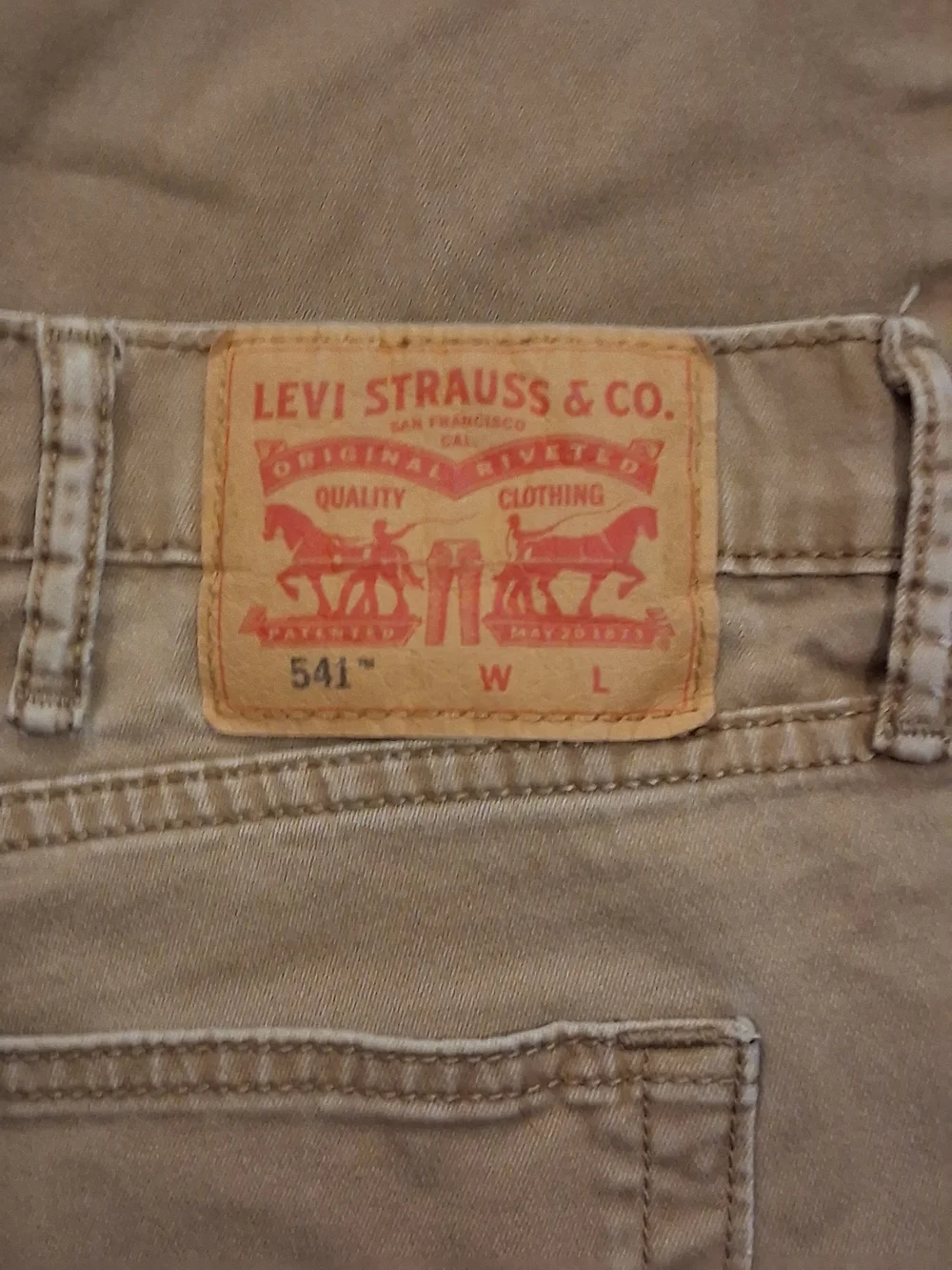 Levi's Relaxed Fit Jeans in Khaki Tan